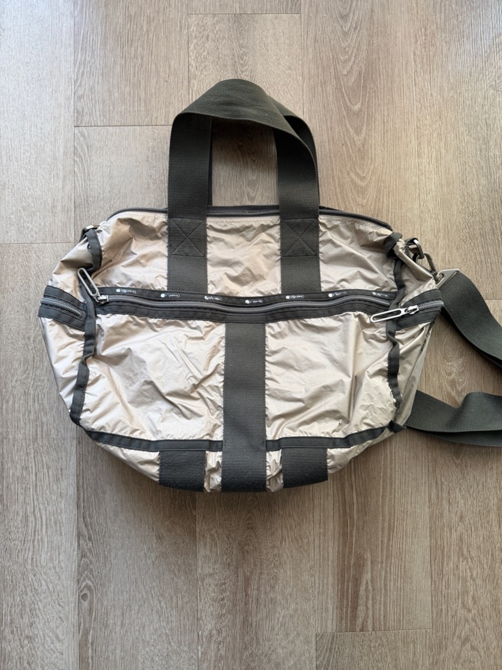 LeSportsac Duffel Bag - Picture 2 of 9